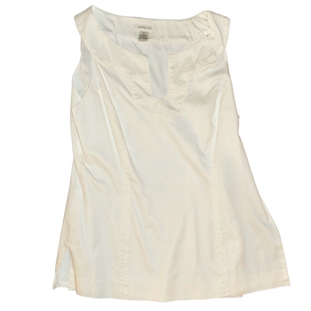Harold’s White Sleeveless Top